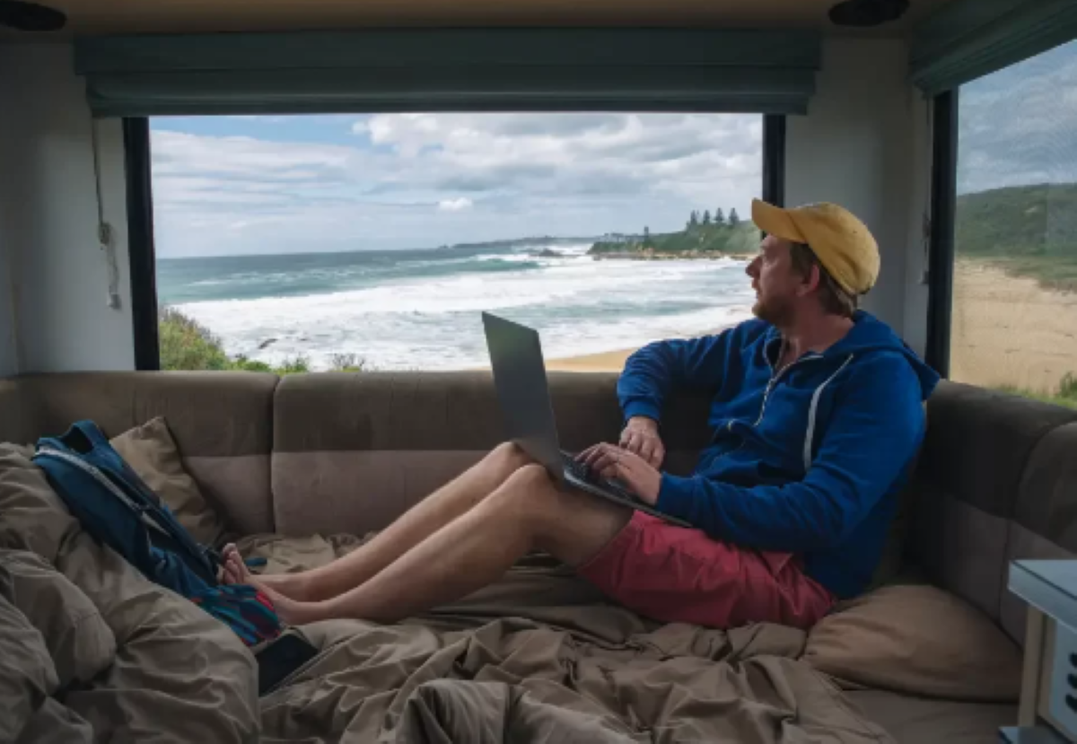 Quer trabalhar de qualquer lugar do mundo? Veja as vagas home office desta semana