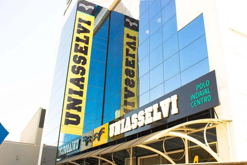 Um emprego em universidade pode te ajudar a crescer e a aprender um monte.