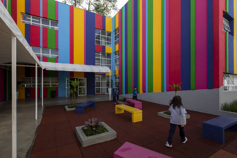 Fazer o estágio em educação na Escola Mais é uma oportunidade de ter contato com um espaço em que a edução é de qualidade e reconhecida.