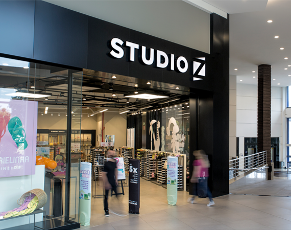 A cada dia que passa, mais lojas da empresa de beleza e moda Studio Z abrem pelo Brasil criando mais oportunidades de empregos.