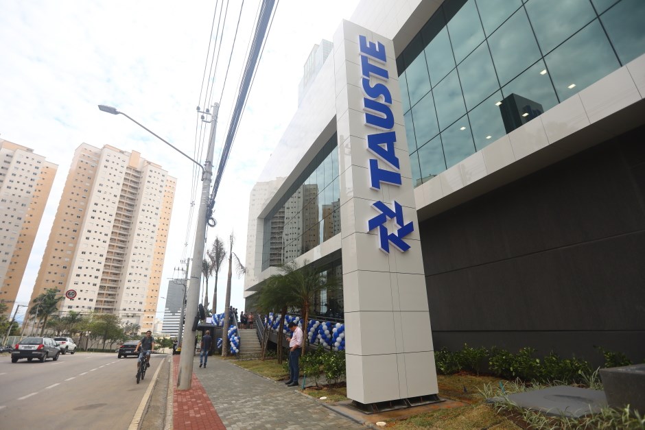 Um estágio em supermercado pode te abrir grandes oportunidades para networking e também para aprender mais sobre o funcionamento do mercado de trabalho.