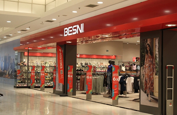 As oportunidades em lojas são uma grande chance para você desenvolver a sua comunicação e ajudar as pessoas a encontrarem o produto ideal para elas.