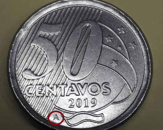 Moeda de 50 centavos com a letra A