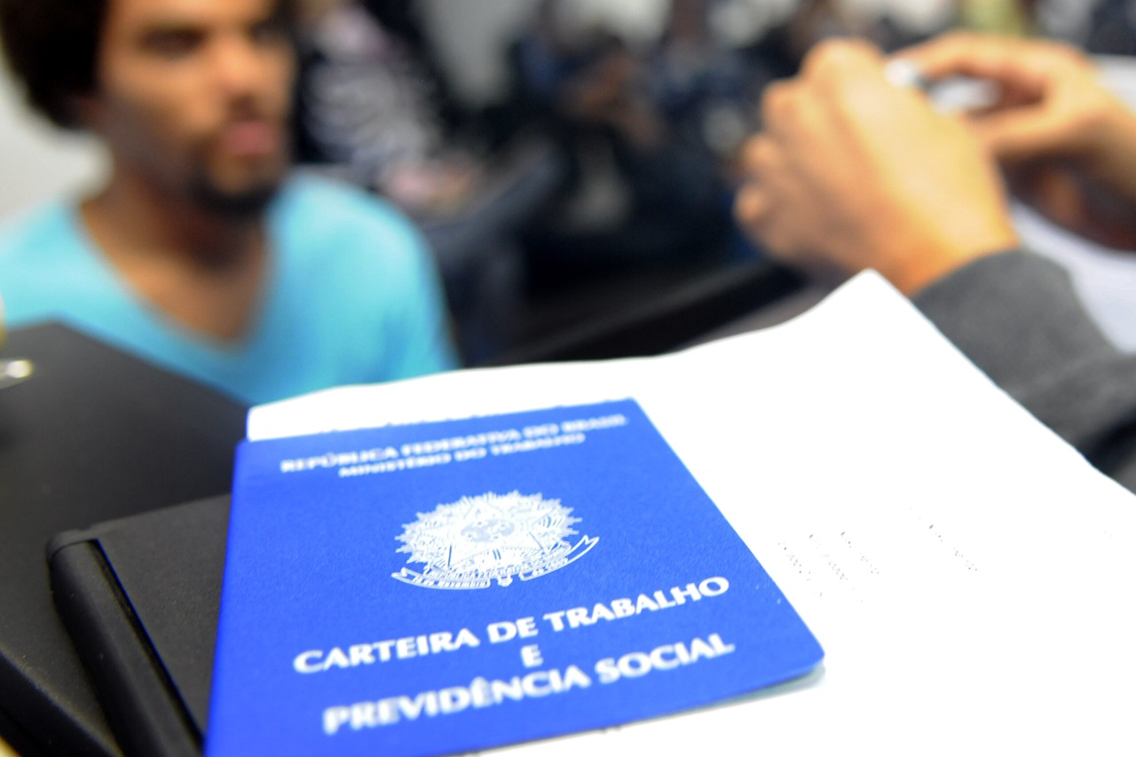 Distrito Federal Contrata: 686 VAGAS de Emprego Esperam por Você!