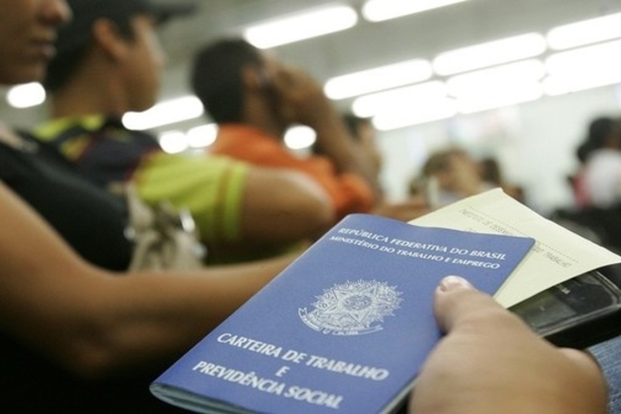 Mais de 870 Vagas de Emprego em BH: Salários de até R$ 3 Mil!