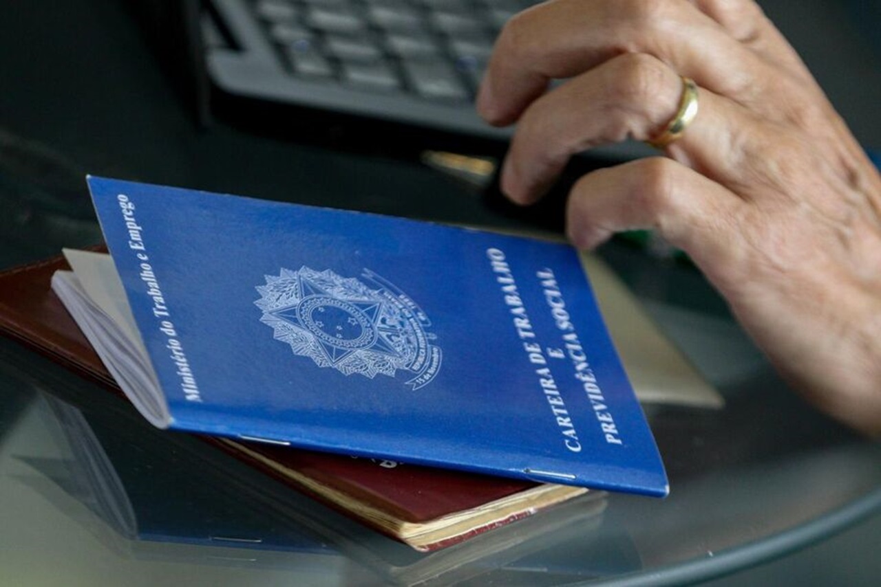 PATs Oferecem mais de 300 Vagas de Emprego Disponíveis: Confira as Oportunidades!