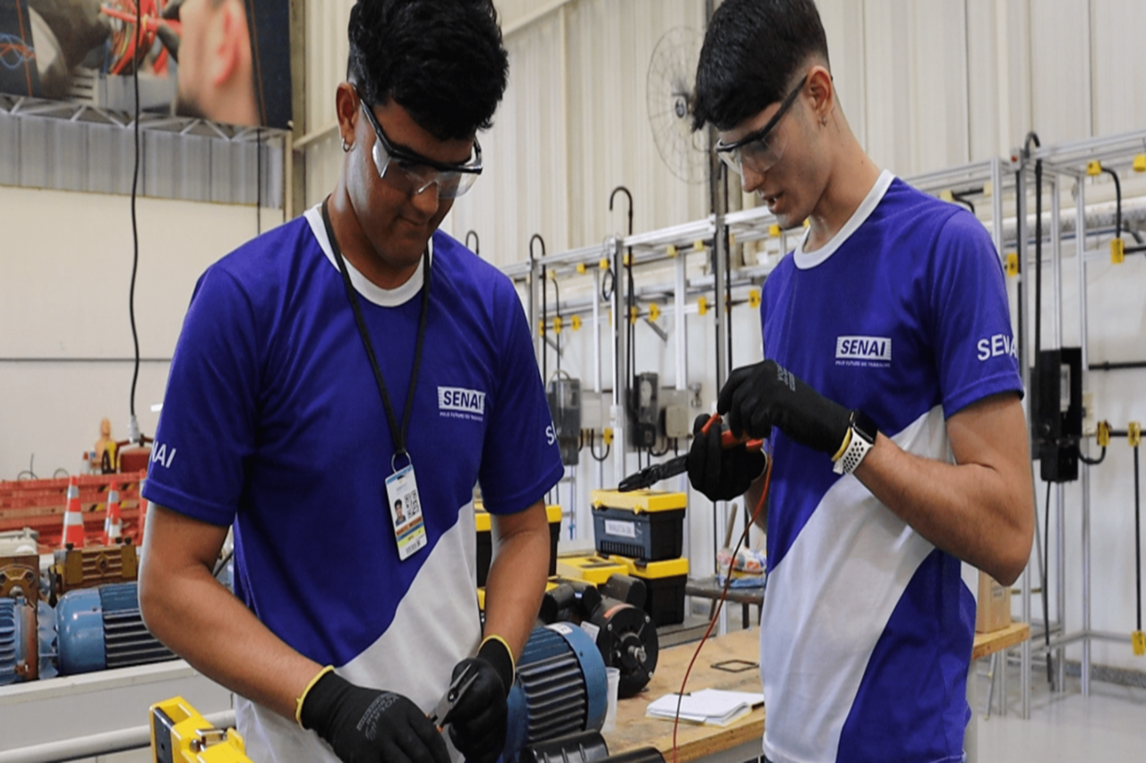 Trabalhe no SENAI: Vaga de Emprego para Nível Médio com salário de R$ 2.138,14