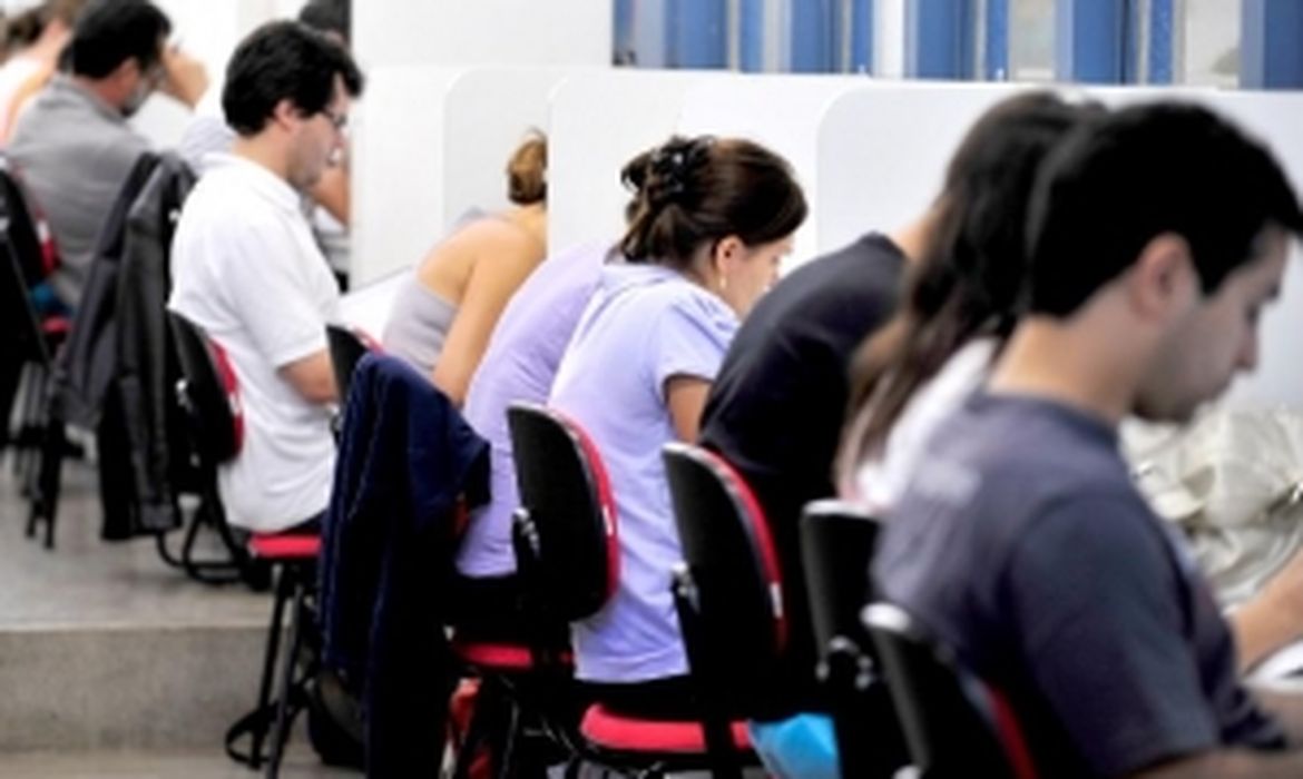 As Vagas de Estágio Remunerado Oferecidas Pelo CIEE Representam Uma Oportunidade Valiosa Para os Estudantes Universitários e Aprendizes. Imagem: Agência Brasil. 