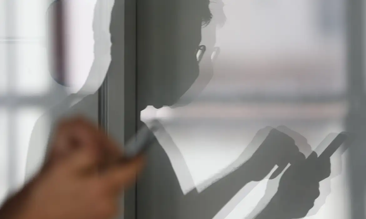 Um Dos Sinais Mais Evidentes De Um Golpe É Quando Os Supostos Recrutadores Solicitam o Pagamento De Taxas Ou Exames Antes Mesmo Da Contratação. Imagem: Agência Brasil.