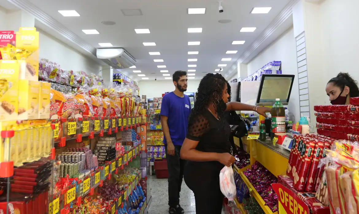 Super Mercado Anuncia Mutirão de Emprego com Diversas Vagas Disponíveis. Imagem: Agência Brasil.