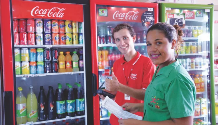 Saiba como se qualificar para a função Ajudante Operacional. Imagem: Coca Cola Femsa Saiba como se qualificar para a função Ajudante Operacional. Imagem: Coca Cola Femsa