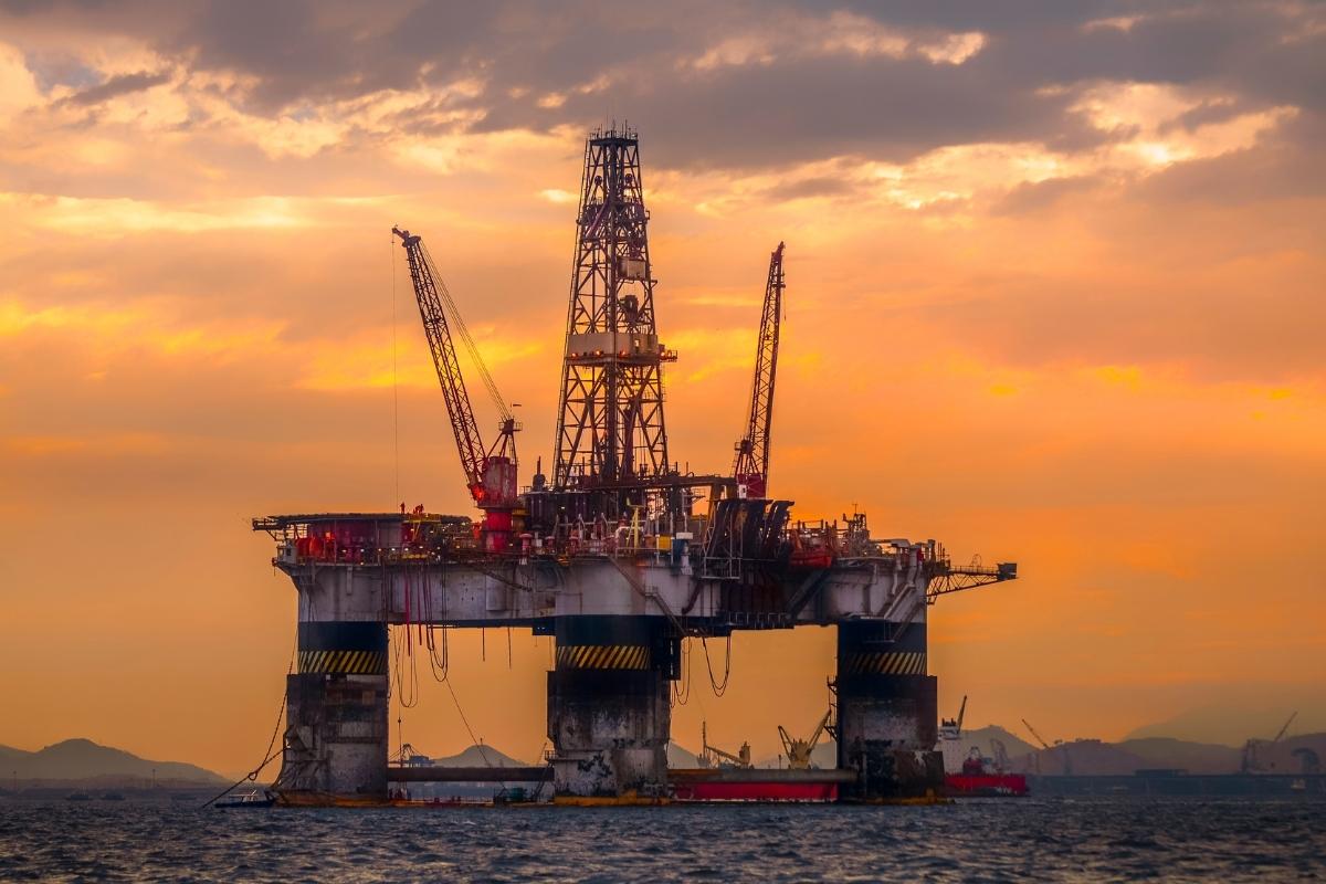 Você sabe o que é um trabalho offshore? Conheça mais do termo